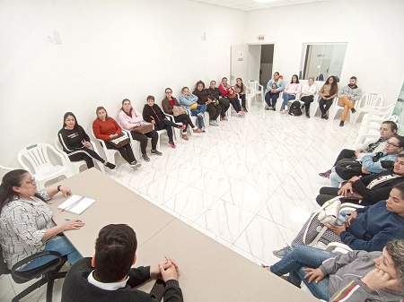 Na tarde de segunda-feira, 17/07, o SINSEB esteve reunido com os monitores escolares para discutir e pontuar questões referentes a pauta de reinvi...